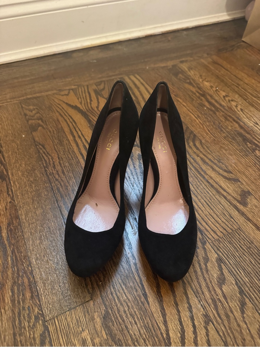 Gucci Black Suede Round-Toe Pump Heel